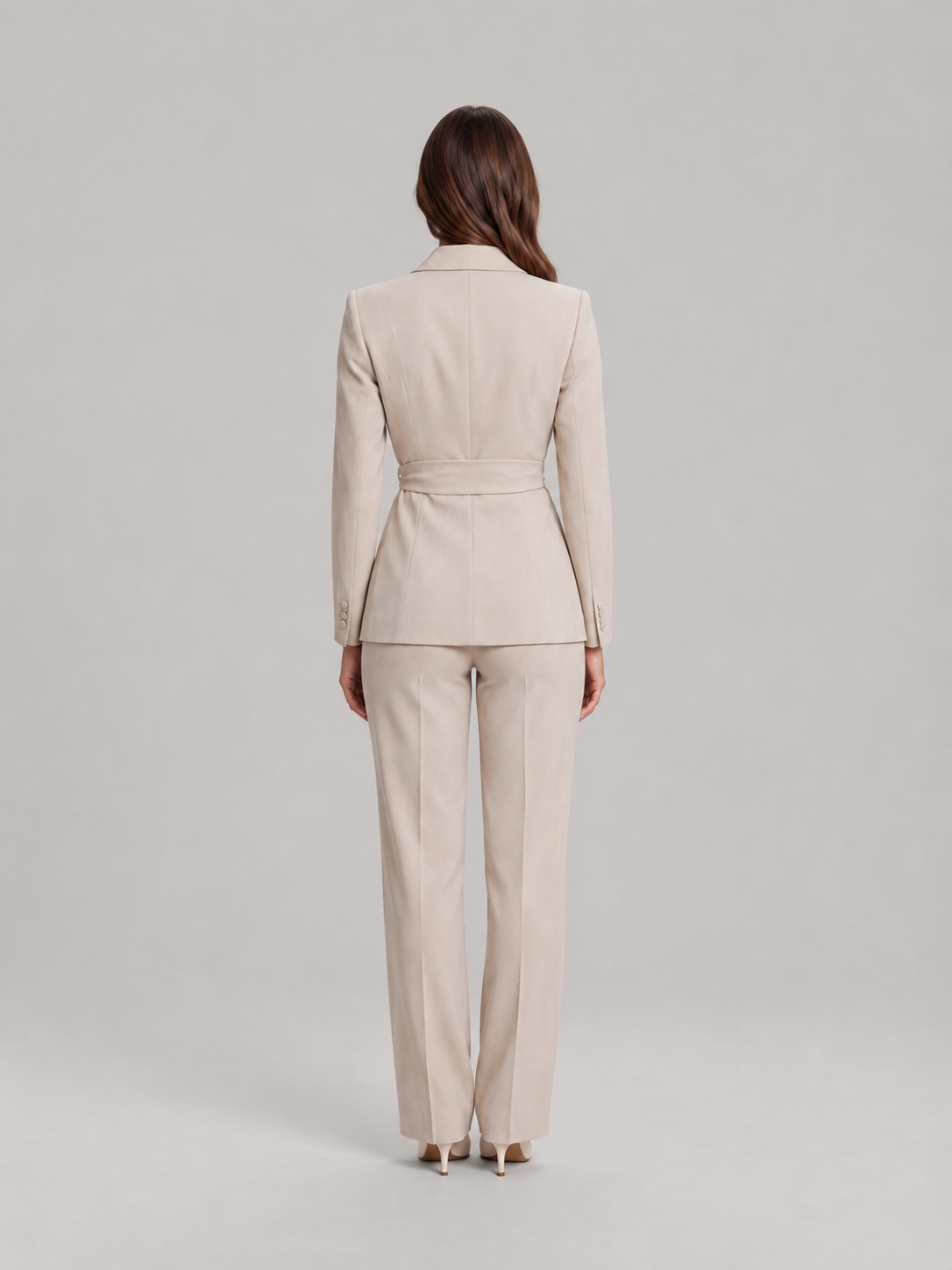 Chic minimalistisch pak voor dames – Barbara