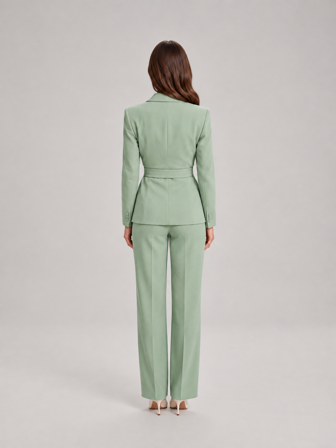 Chic minimalistisch pak voor dames – Barbara