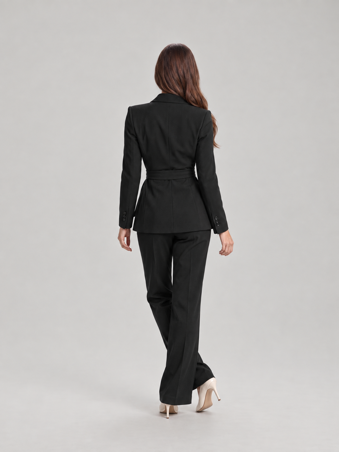 Chic minimalistisch pak voor dames – Barbara