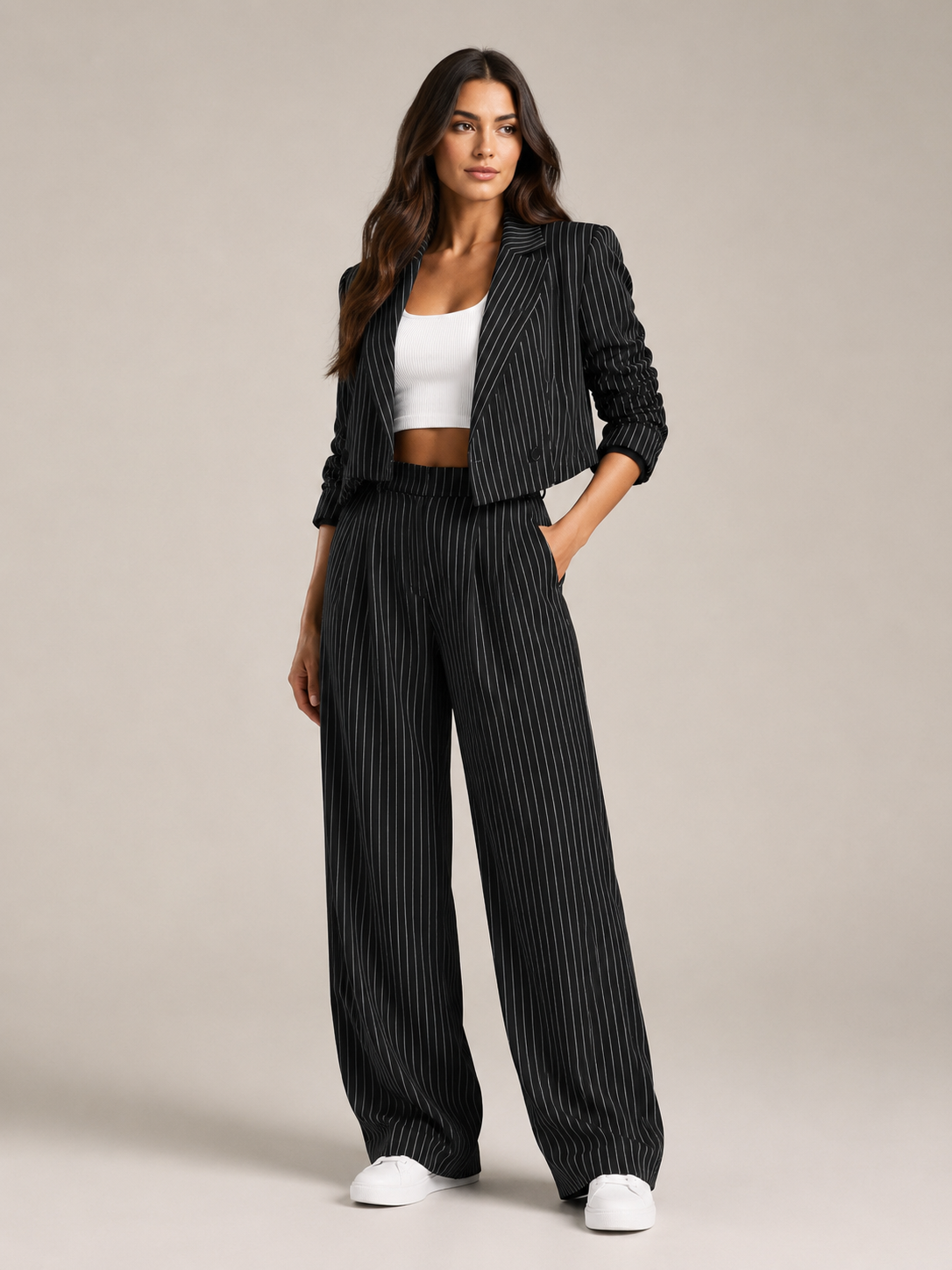 Tweedelige krijtstreepset met cropped blazer voor dames – Sorelia