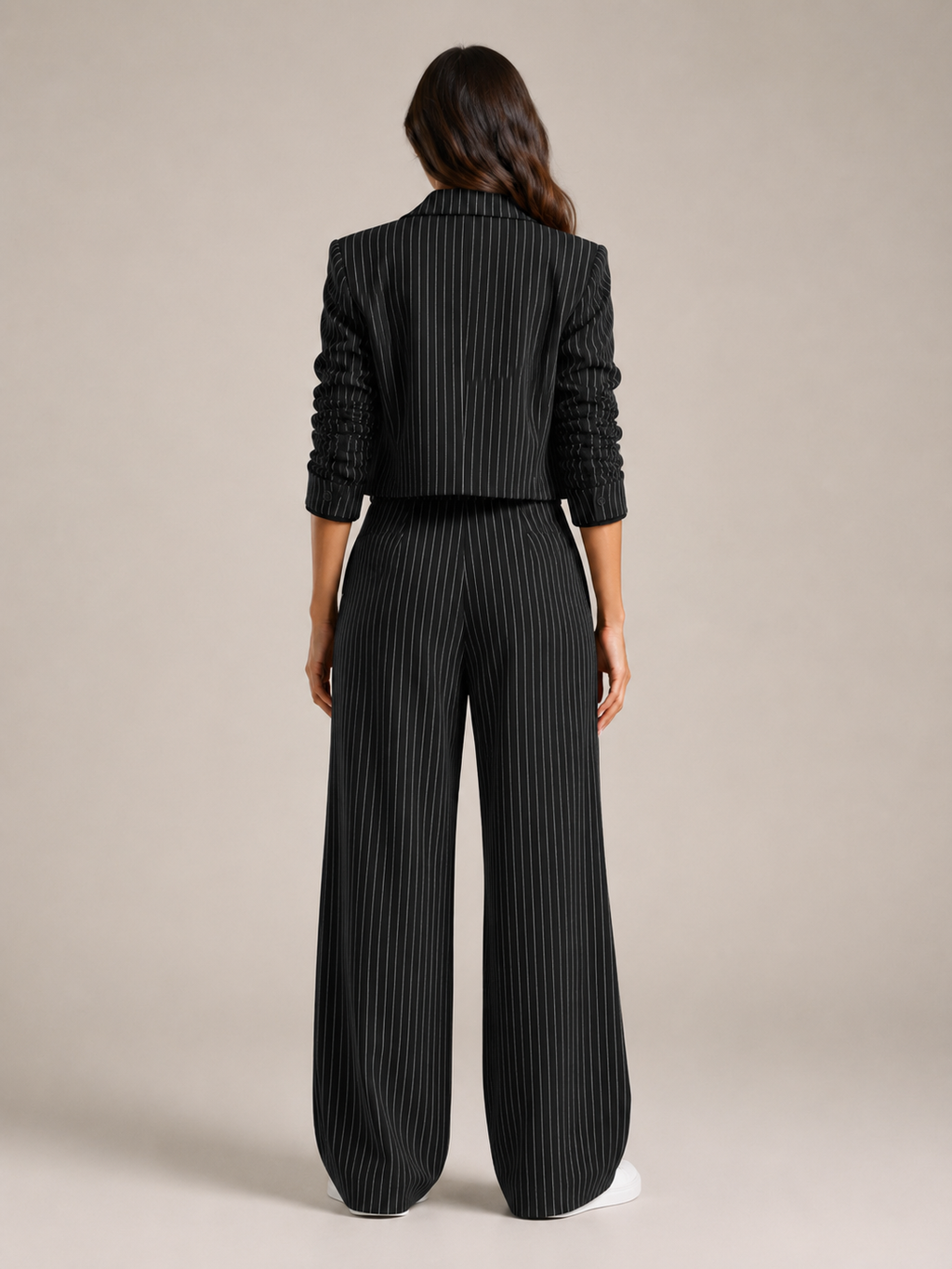 Tweedelige krijtstreepset met cropped blazer voor dames – Sorelia