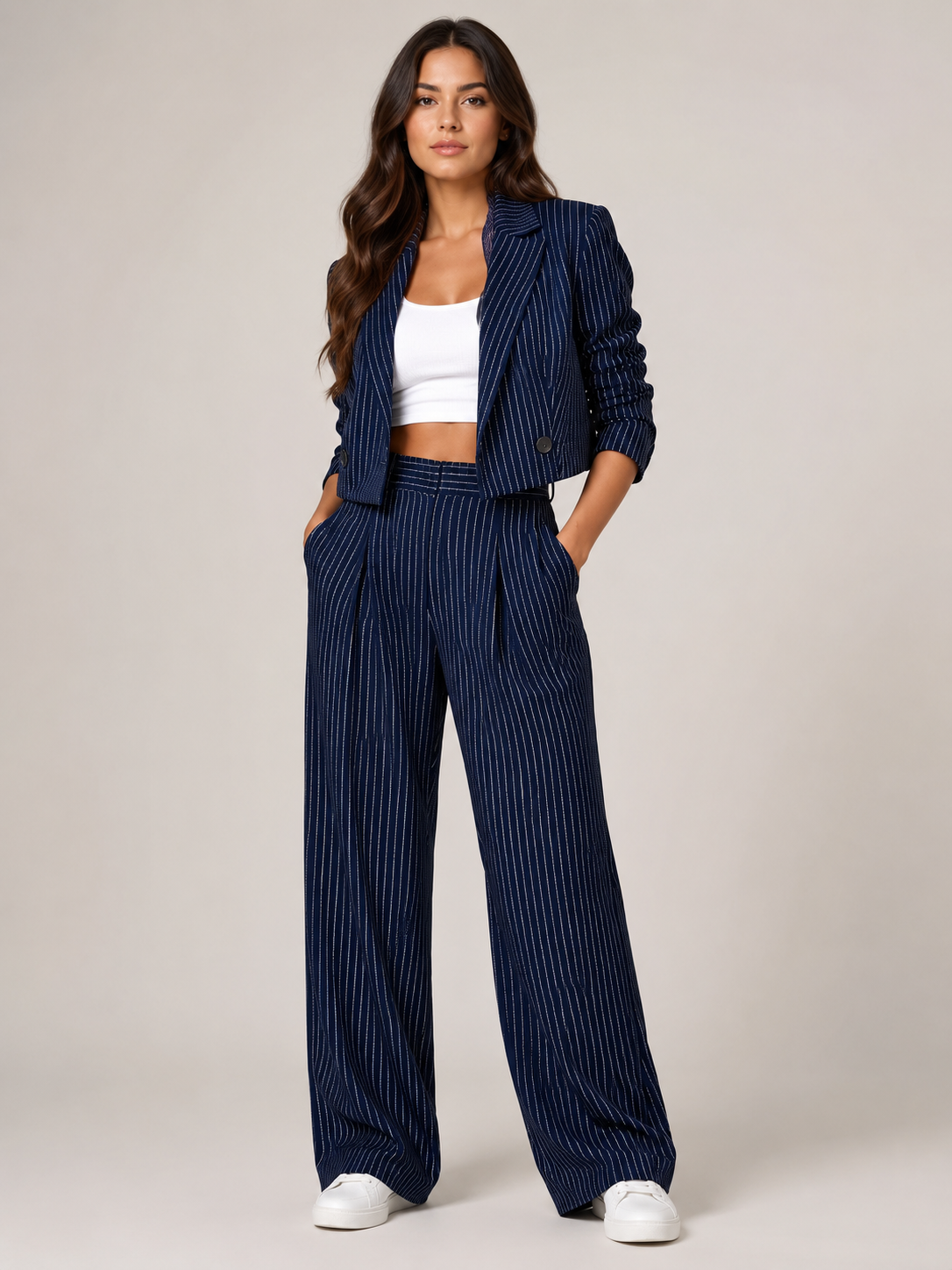 Tweedelige krijtstreepset met cropped blazer voor dames – Sorelia