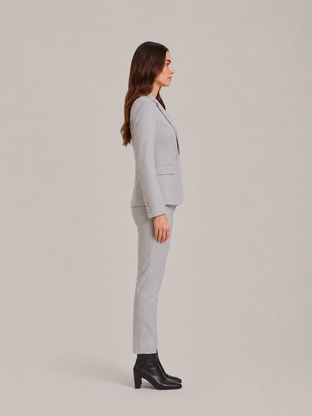 Broekpak met blazer en smalle broek voor dames – Amara
