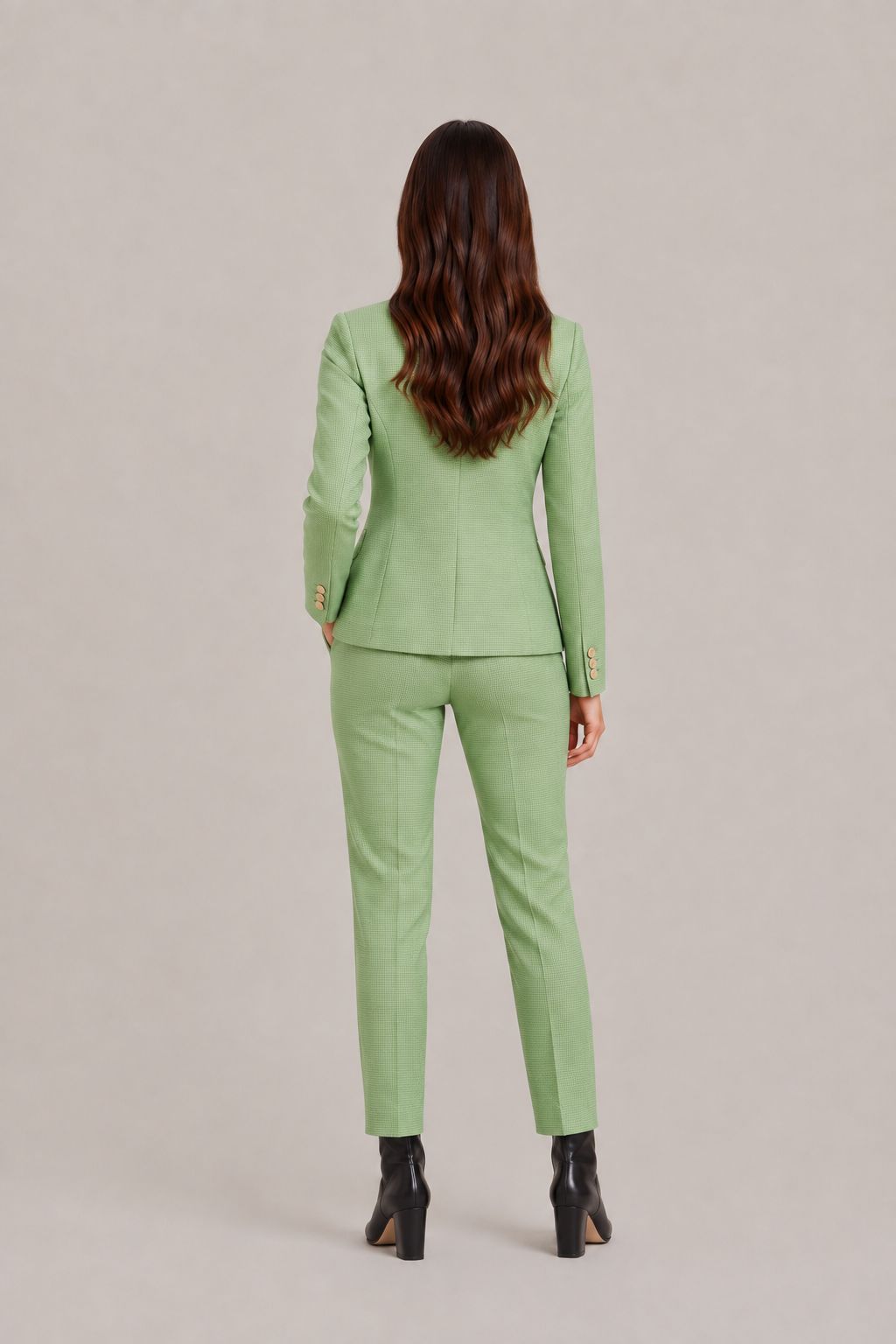 Broekpak met blazer en smalle broek voor dames – Amara