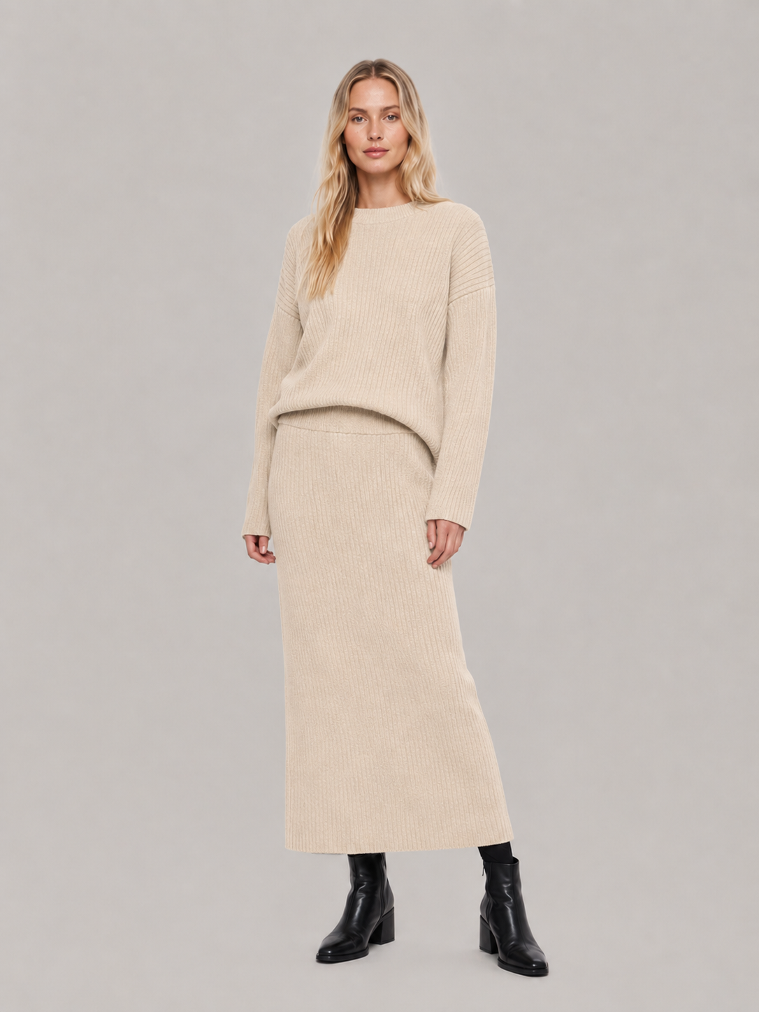 Ribgebreid truipak met rechte rok voor dames – Ylva