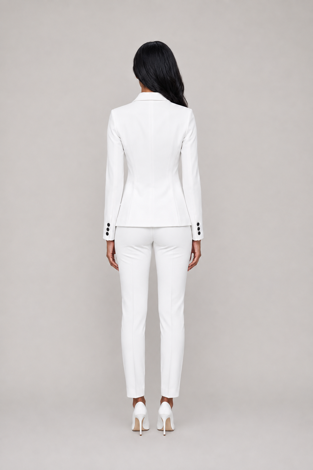 Getailleerd pak met blazer en smalle broek voor dames – Yolara