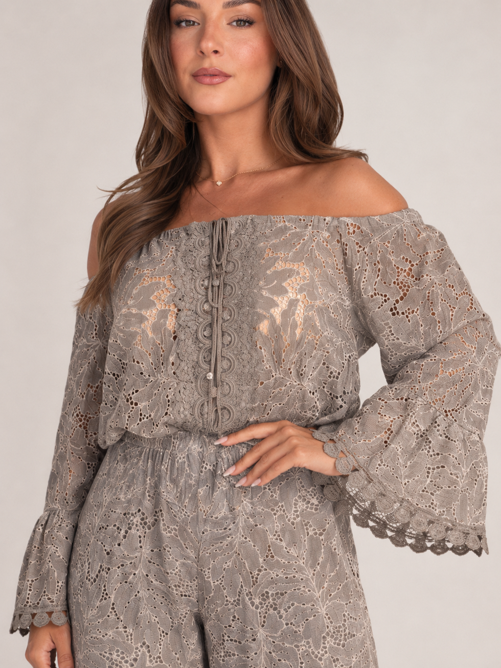 Off-shoulder kanten set met wijde broek voor dames – Malou